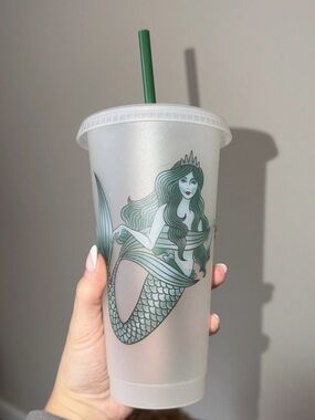 Starbucks Venti 24 oz Reusable Plastic Mermaid Siren Cold Cup with Lid and Straw